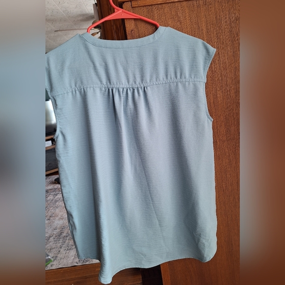Simply Vera Vera Wang Blouse. Sz S. Seems More Seafoam Color To Me. - Picture 3 of 4